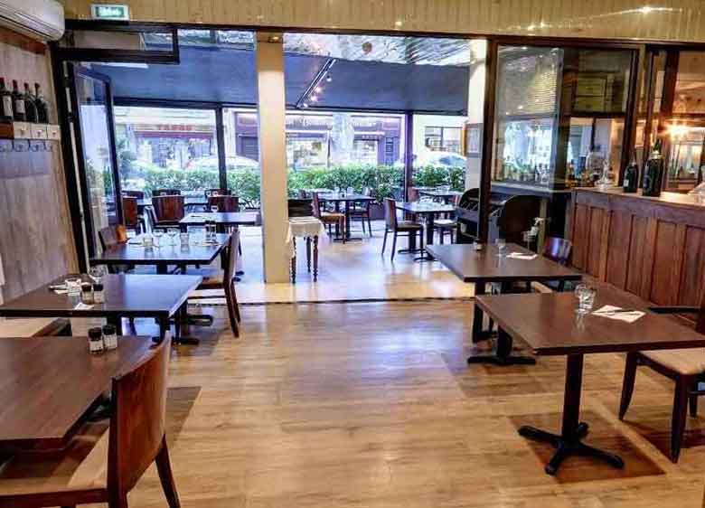 Le restaurant brasserie de l'hôtel Belleville, hôtel 3 étoiles à Lamalou-les-Bains