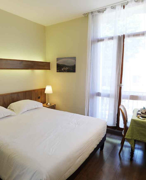 The Hôtel Belleville in Lamalou-les-Bains offers full board or half board in a premium room